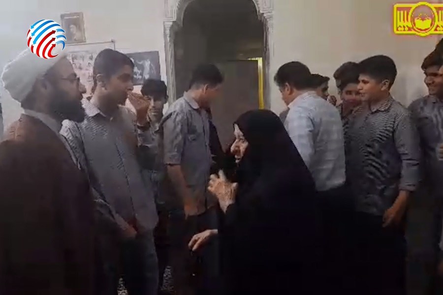 روایت حضور دانش‌آموزان در کنار مادر شهید محمد قائدی