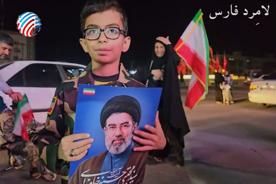 کودکان دهه ۱۴۰۰ خطاب به فرمانده هوافضا: سیدمجید نقطه زن، بزن که خوب میزنی!